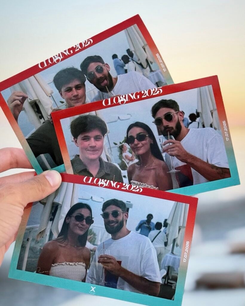 Tirages photobooth personnalisés pour événement – We M Events